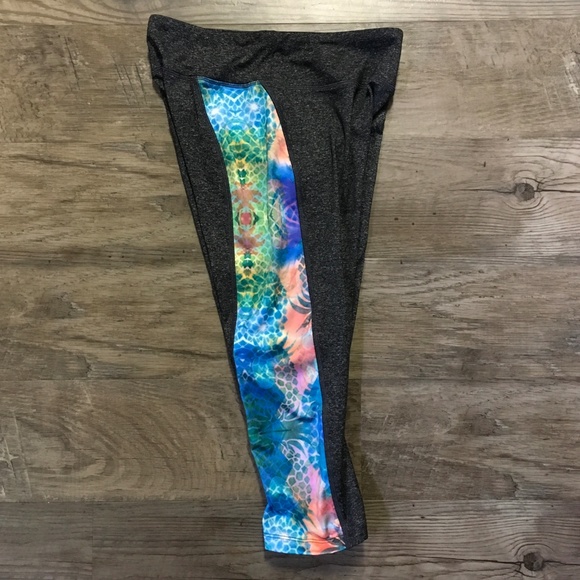 Lularoe Jade Womens Capri Workout Leggings NWOT S - Picture 3 of 4